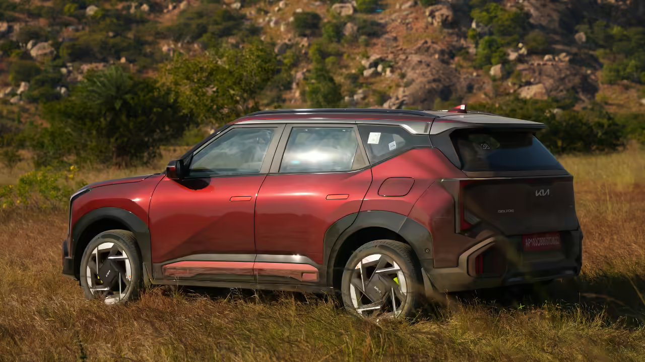 It is wider than its predecessor and ground clearance has increased by 200 mm